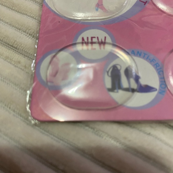 “Hug My Heels” grips for heels to stay in place - Picture 2 of 4